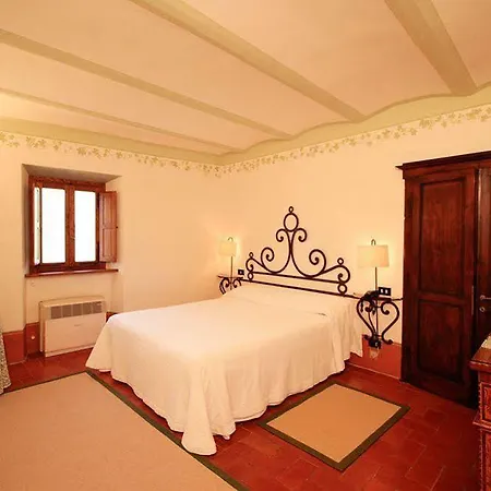 Relais San Pietro In Polvano Hotel 3*