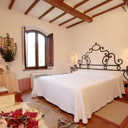 Relais San Pietro In Polvano 3*